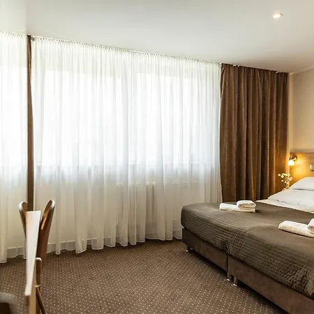 Hotel Boss 3*